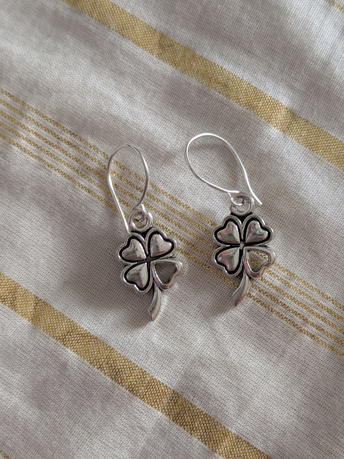 Cute sa ful earrings