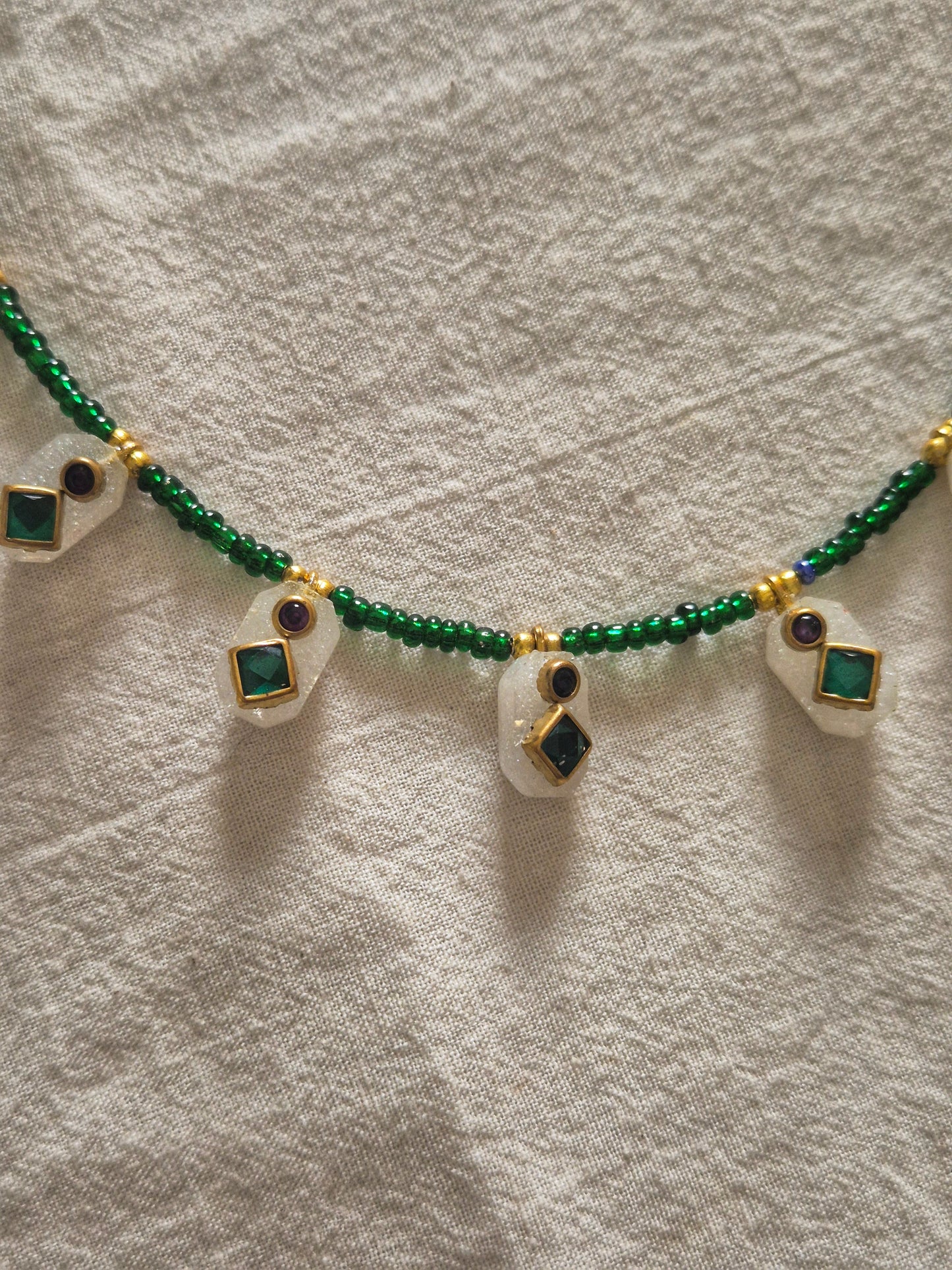 Resin kundan necklace