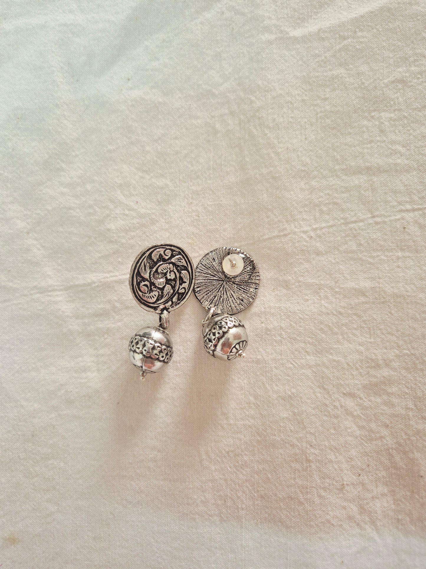 Gola stud earrings