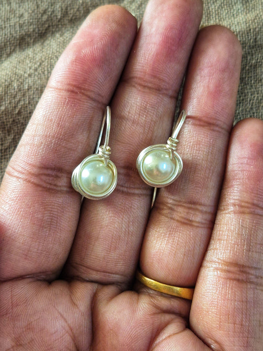 SPIRAL PEARL EARRING -SILVER