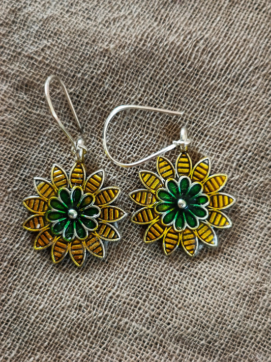 Rangeela Tikona Ful Green Yellow