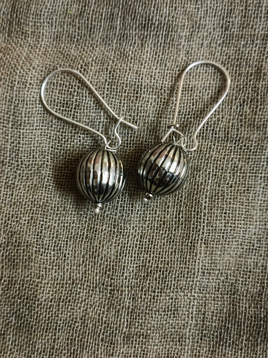 Ball earrings