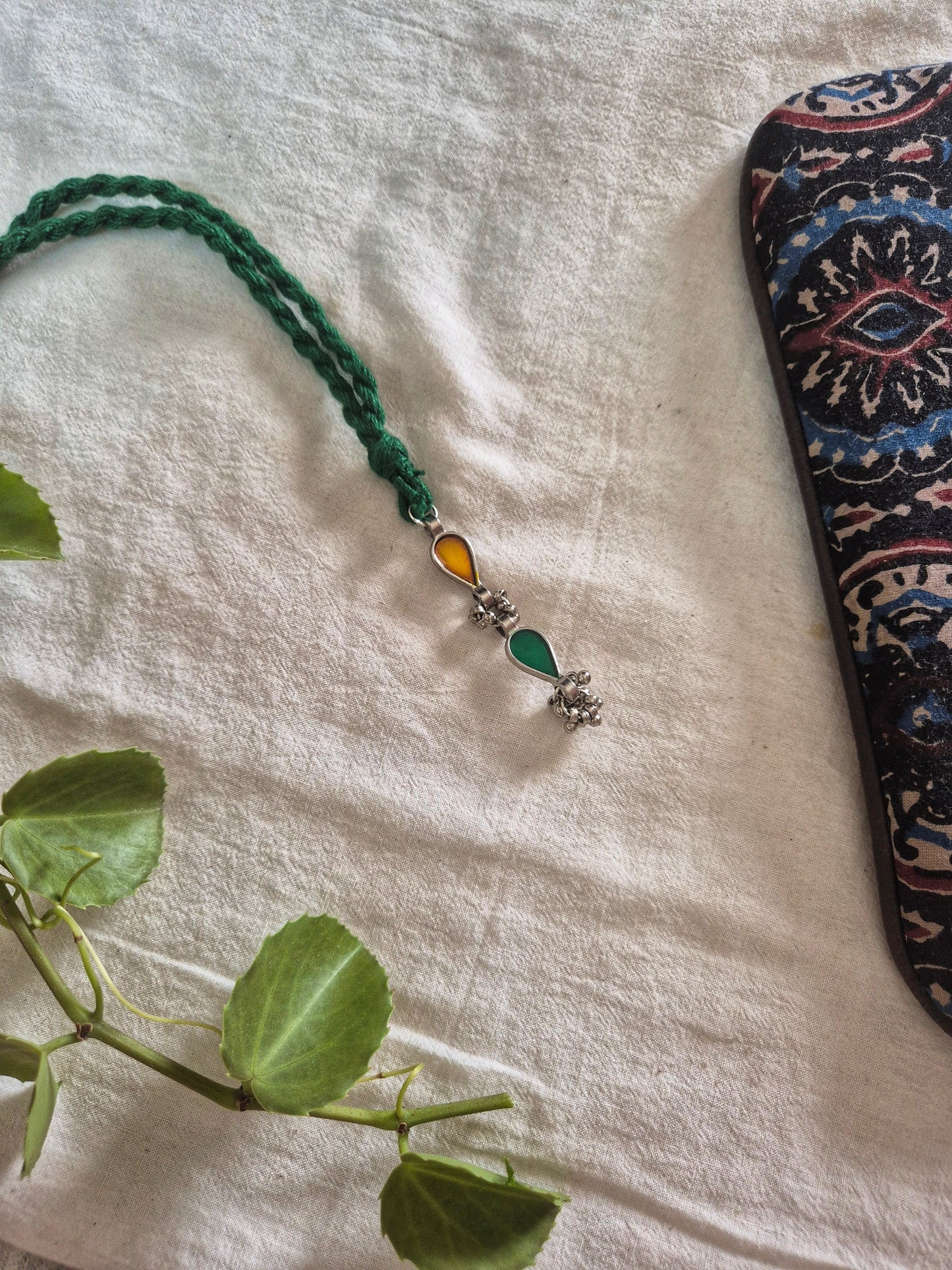 One pendent dori necklac