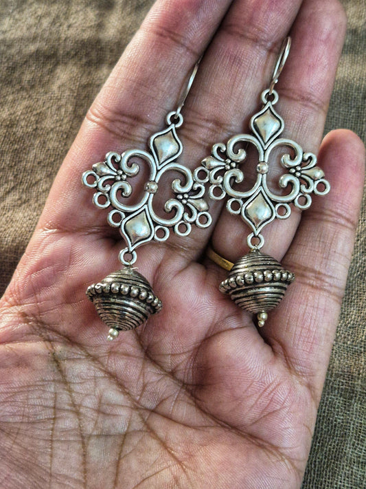 Ball earrings