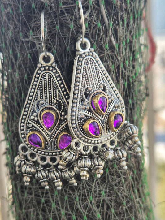 Hanging earrings with kundan
