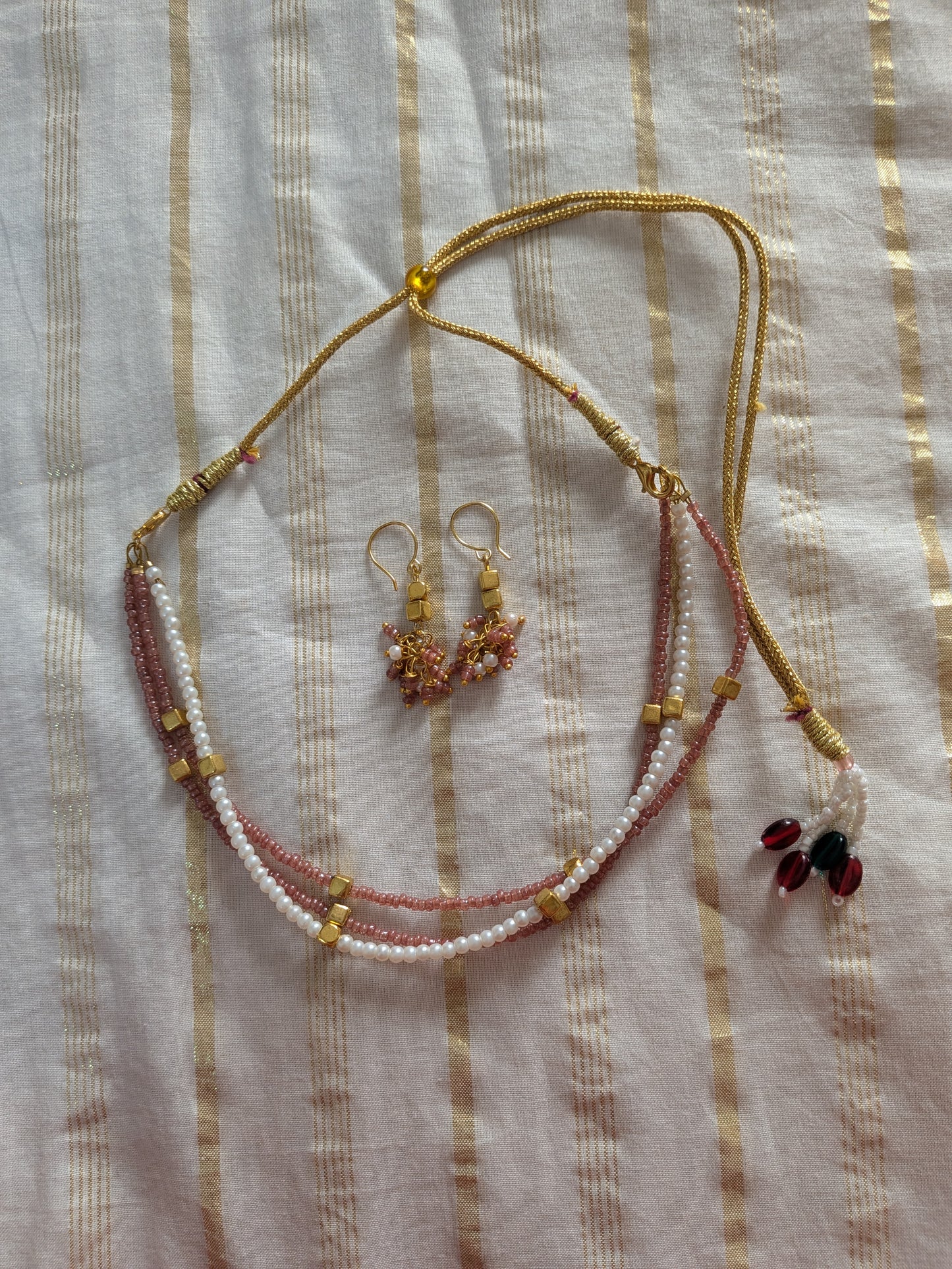 Bead necklace