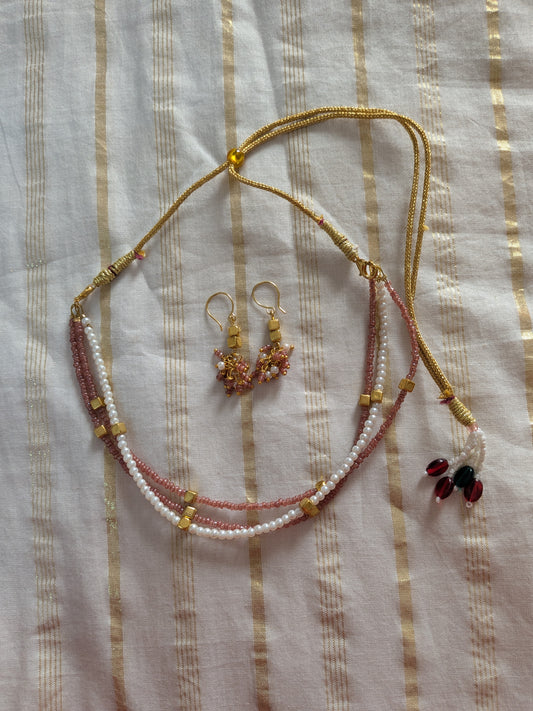 Bead necklace