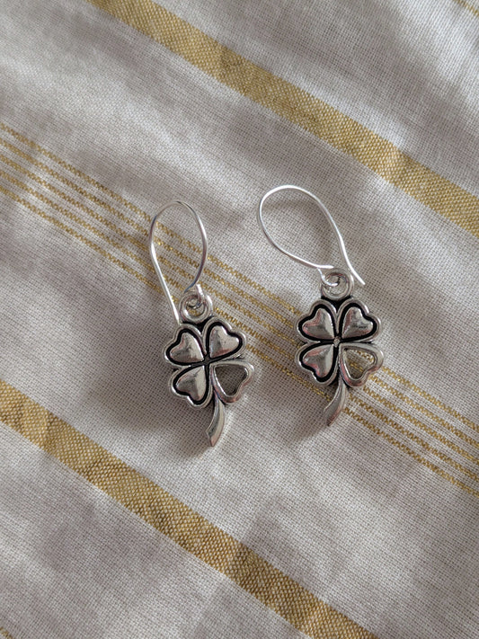 Cute sa ful earrings