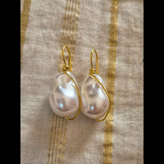 Spiral big bead earrings