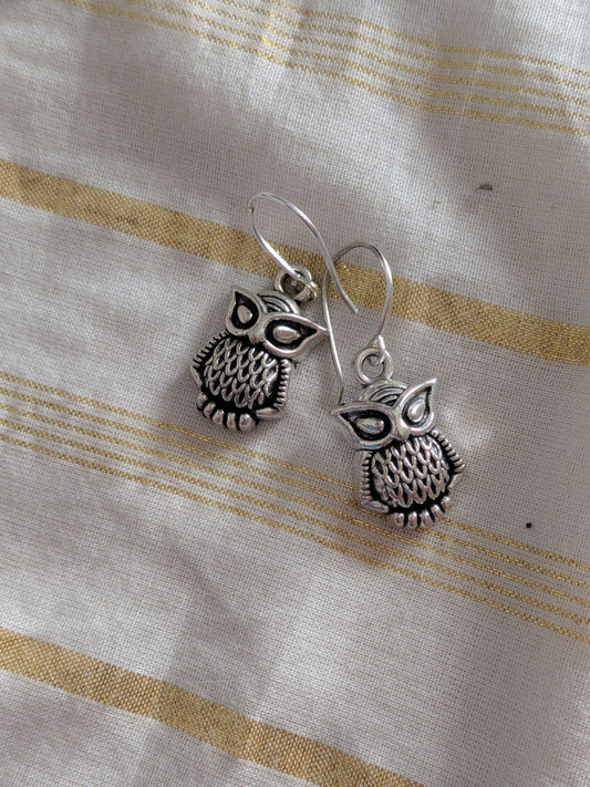 Ullu earrings