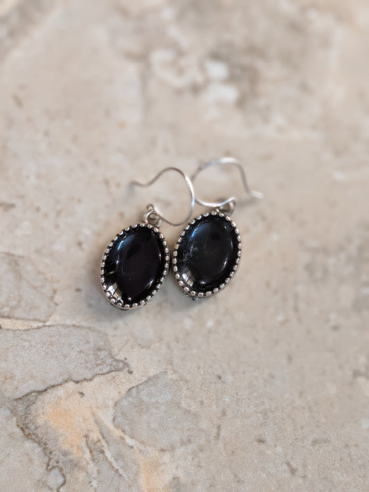 Oval round earrings