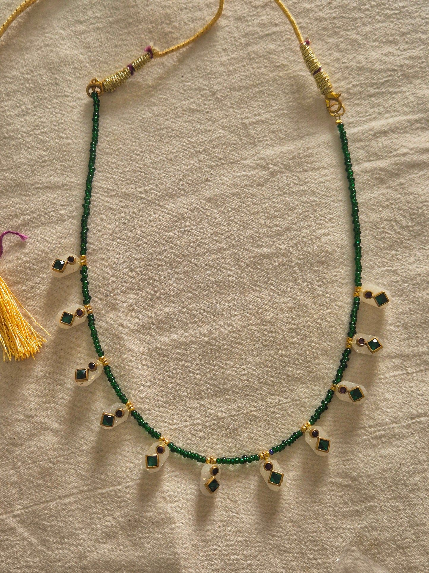 Resin kundan necklace