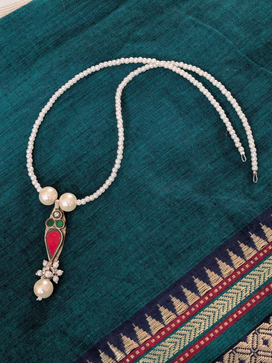 Glass pedendent necklace