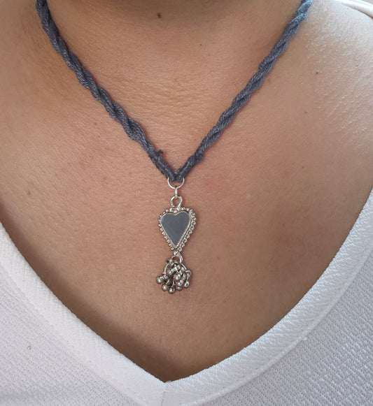 One pendent necklace