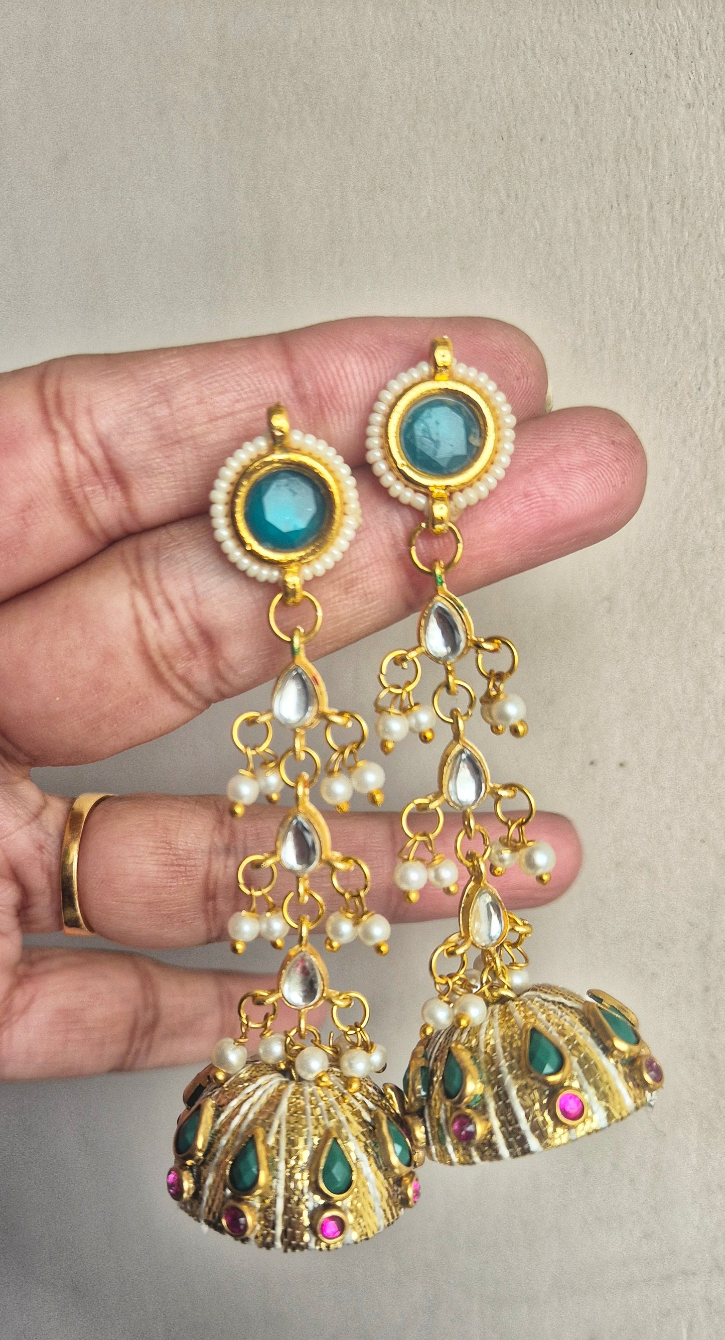 Kundan jhumka