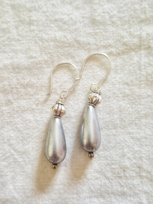 Bead pearl drop earrings