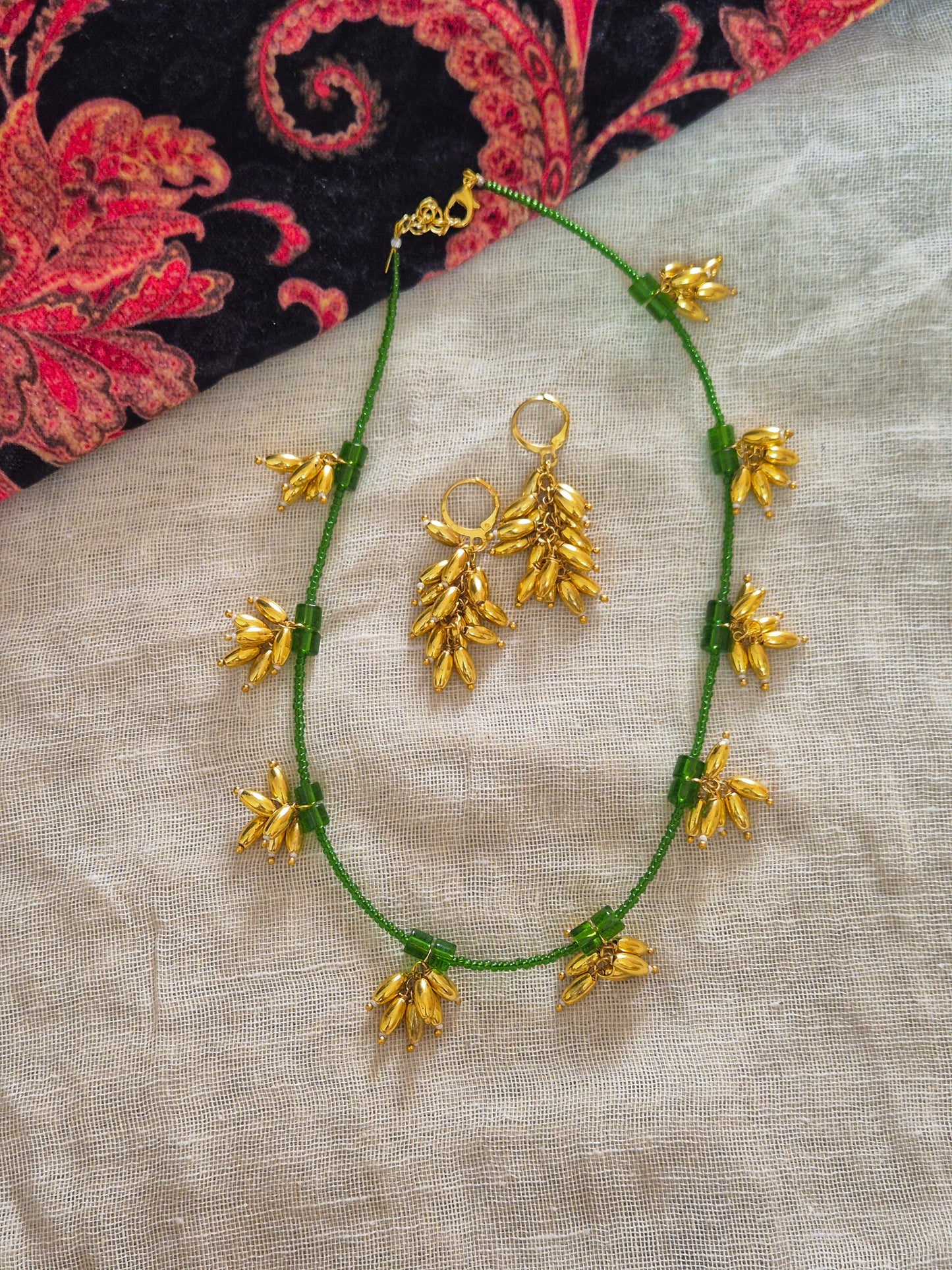 Guccha necklace