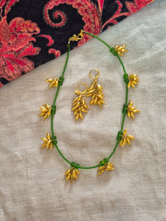 Guccha necklace