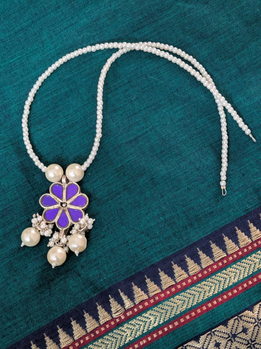 Glass one pendent necklace