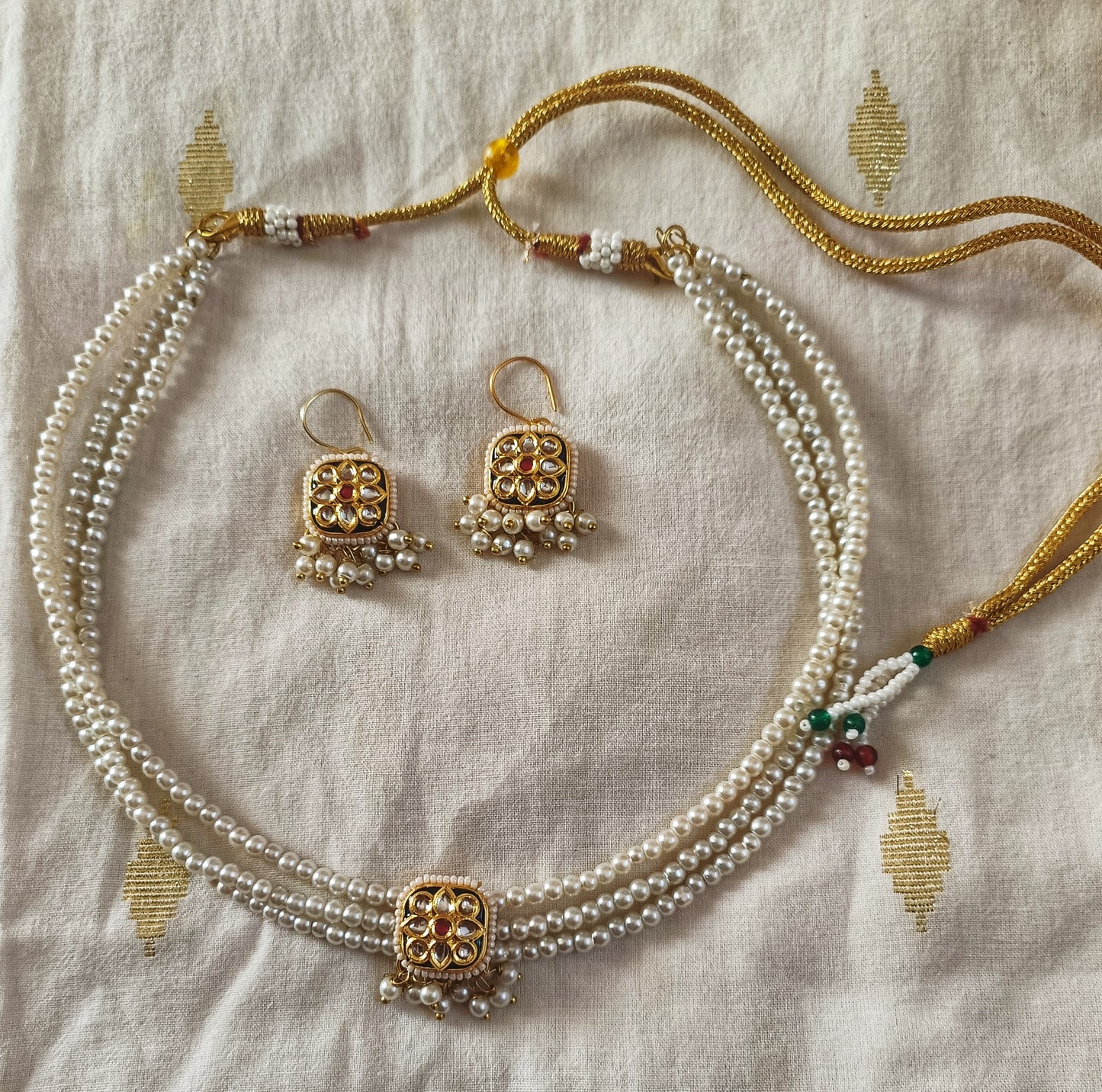 Kundan necklace set