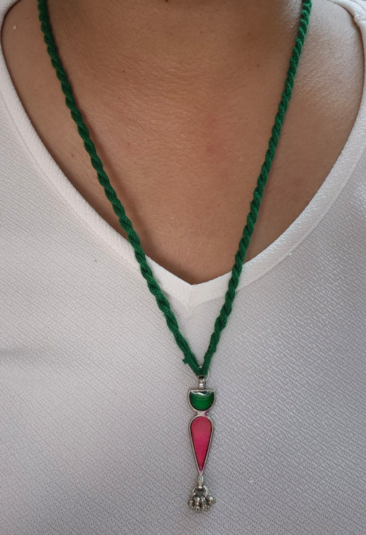One pendent necklace