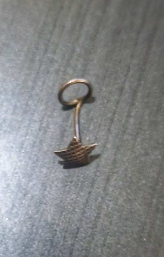Star Shaped Silver Nose pin