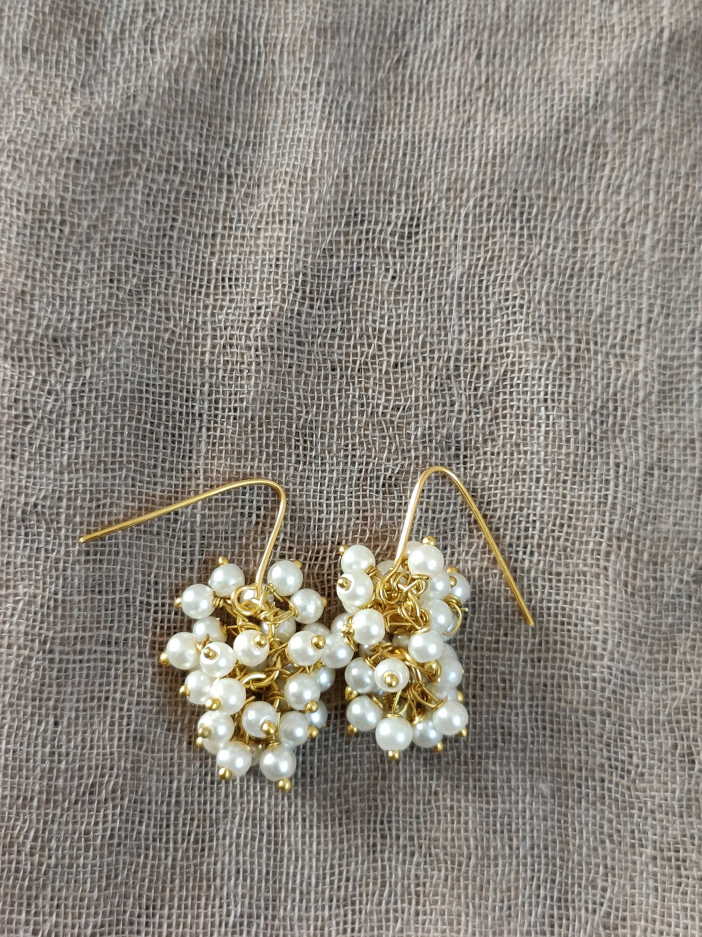 Small Kundan hanging earrings