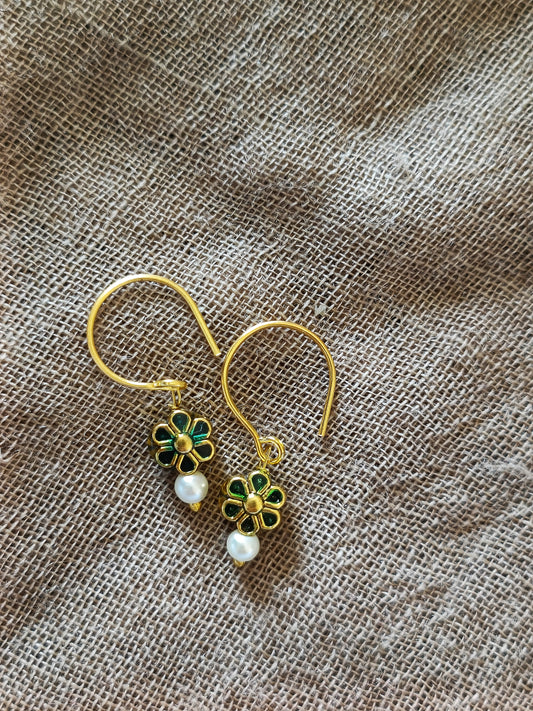 Small Hanging earrings March