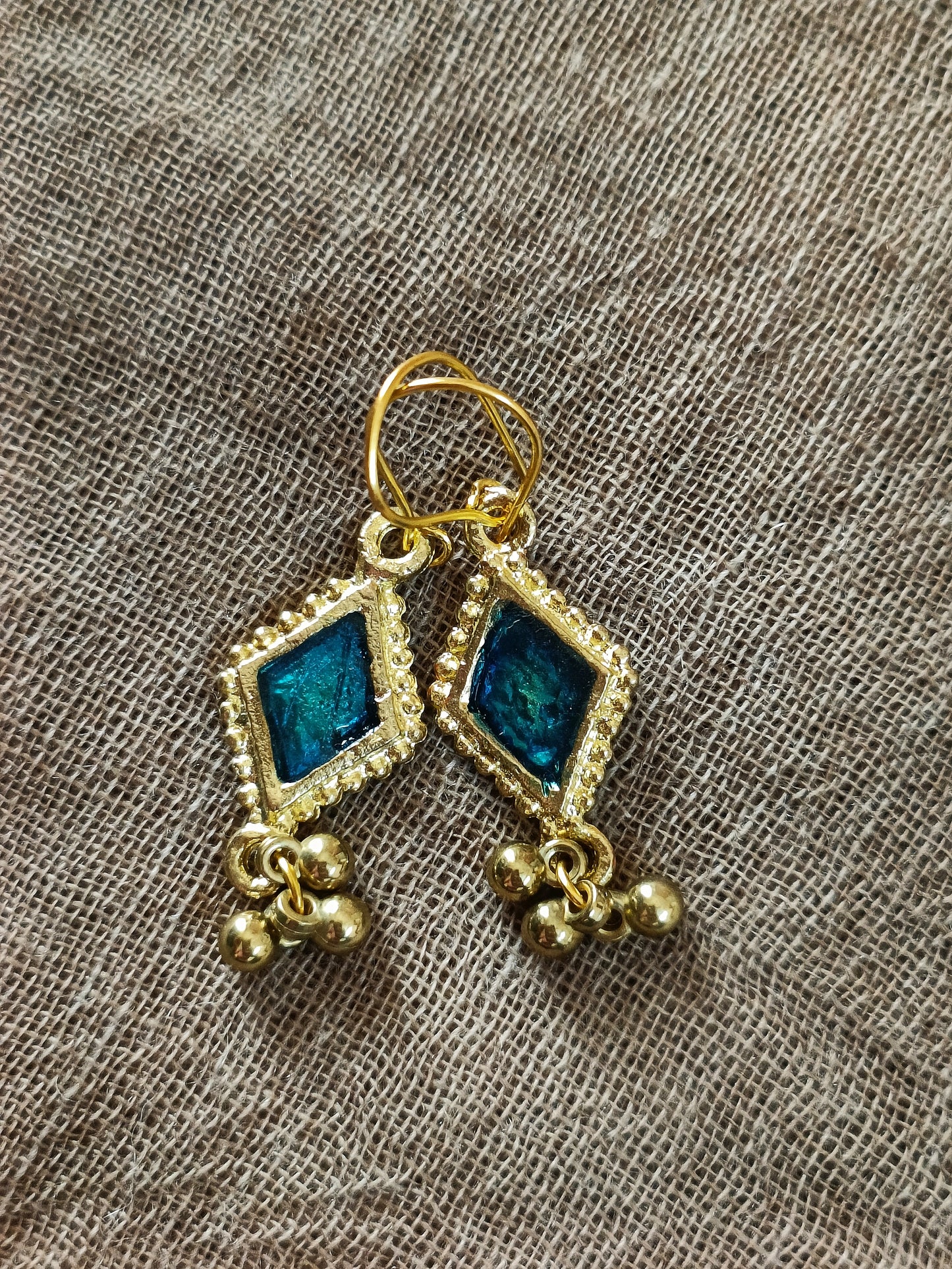 Small Hanging earrings March