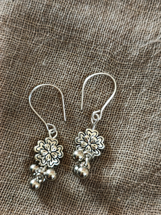 Flower earrings