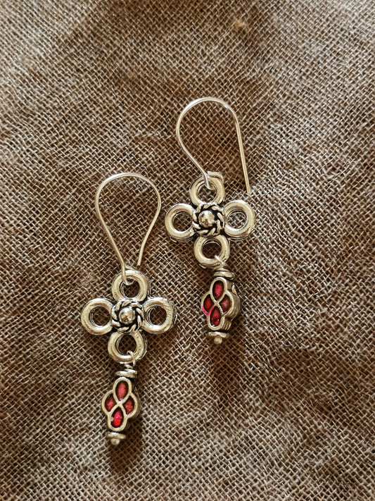 Hanging earrings April